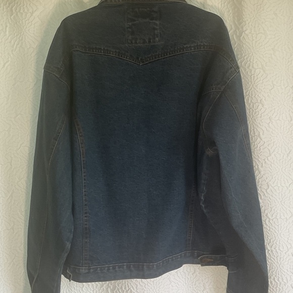 Stylish Men's Blue Denim Jacket - Picture 3 of 8